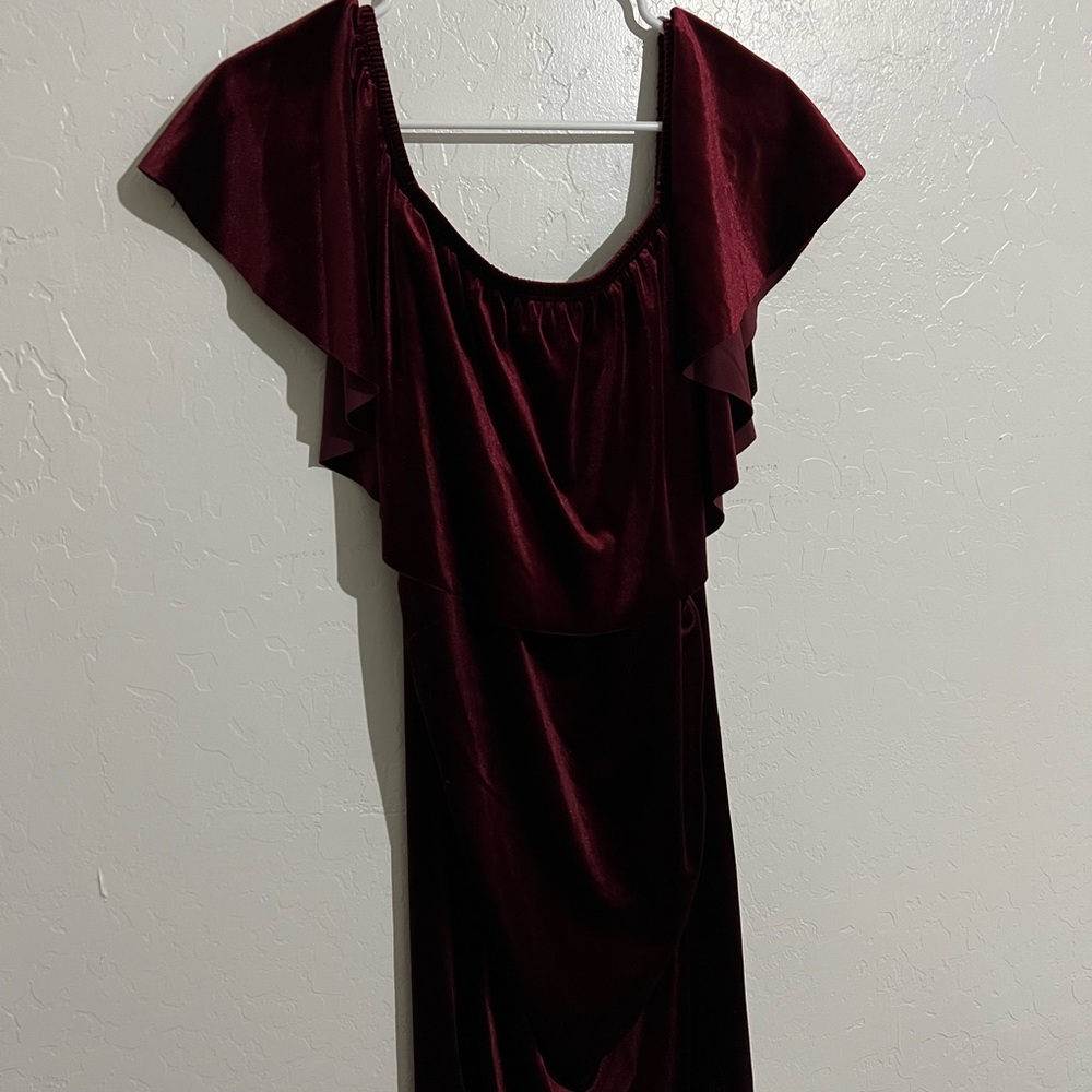 Maternity velvet maroon body con dress